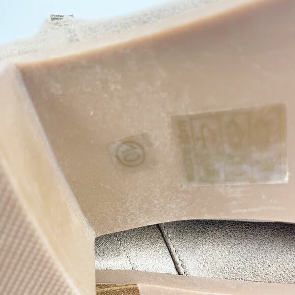 Journee Womens Ankle Boots Size 10 Tan Faux Leather Pointed Toe Zip NWOT - Picture 11 of 11